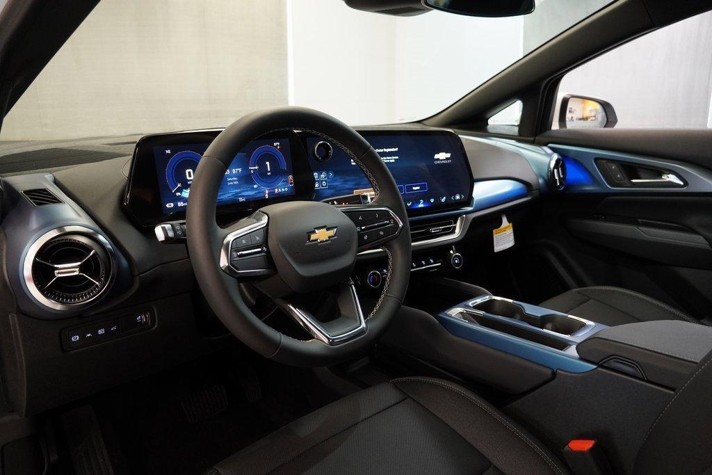 new 2025 Chevrolet Equinox EV car, priced at $33,590