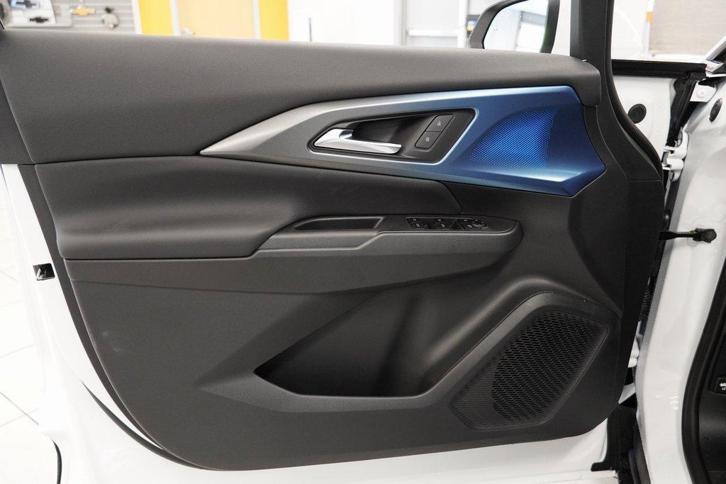 new 2025 Chevrolet Equinox EV car, priced at $33,590