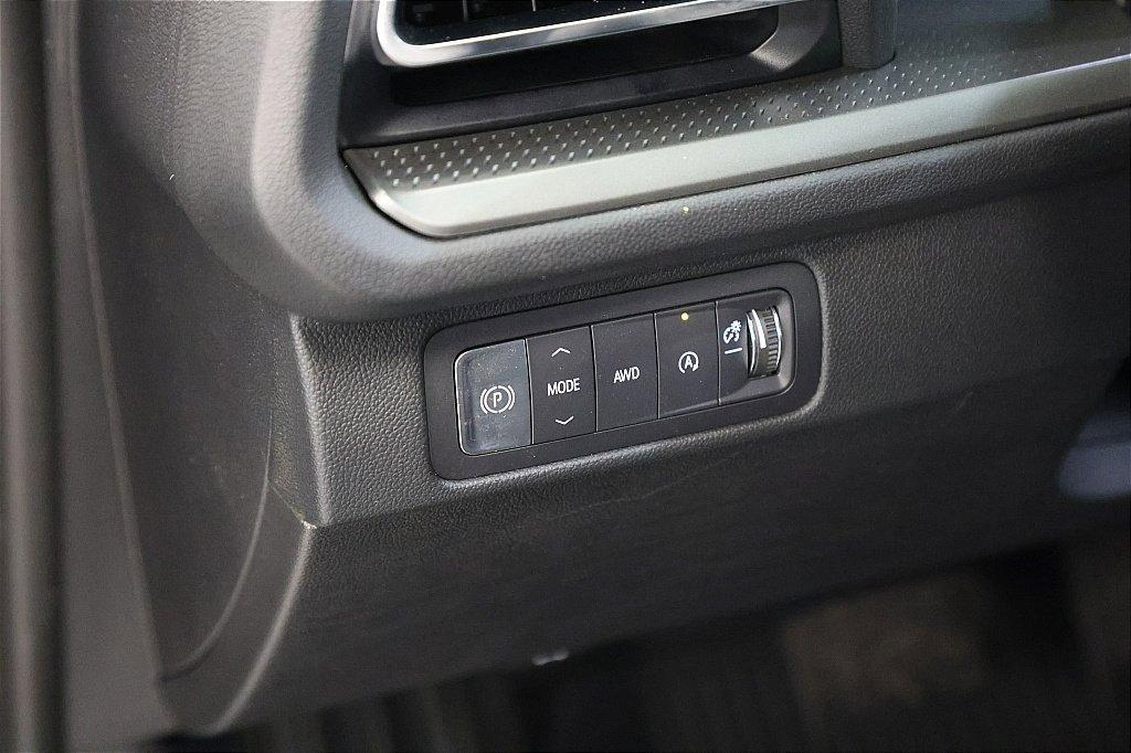 new 2025 Chevrolet Traverse car, priced at $44,990