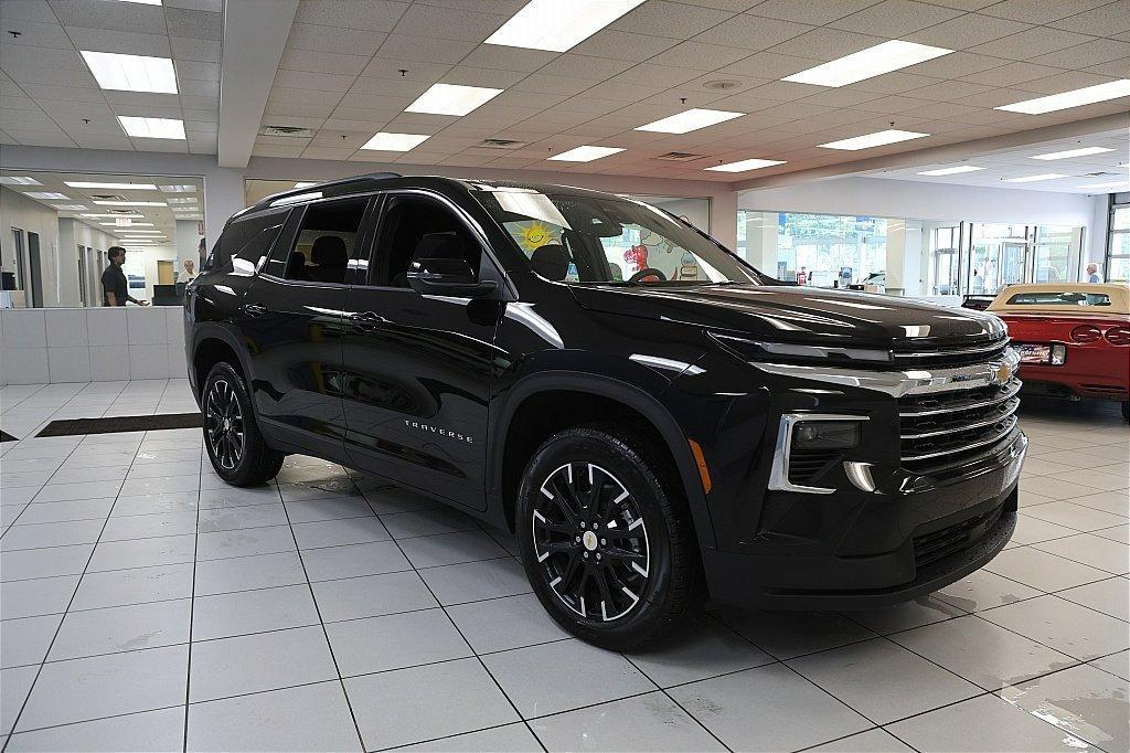 new 2025 Chevrolet Traverse car, priced at $44,990