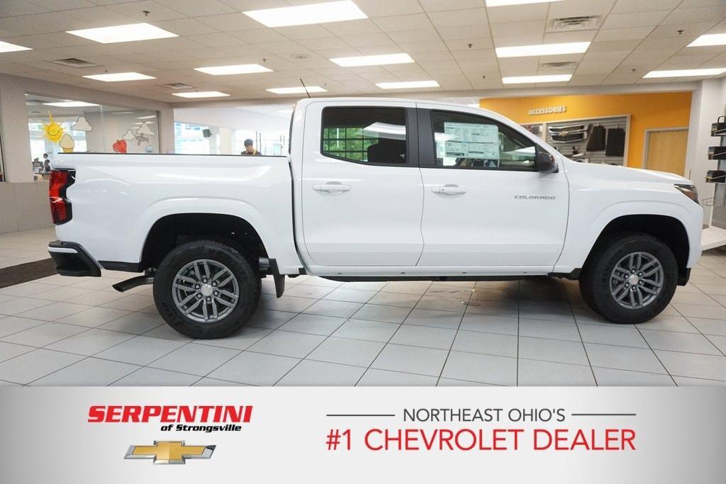 new 2024 Chevrolet Colorado car, priced at $31,995