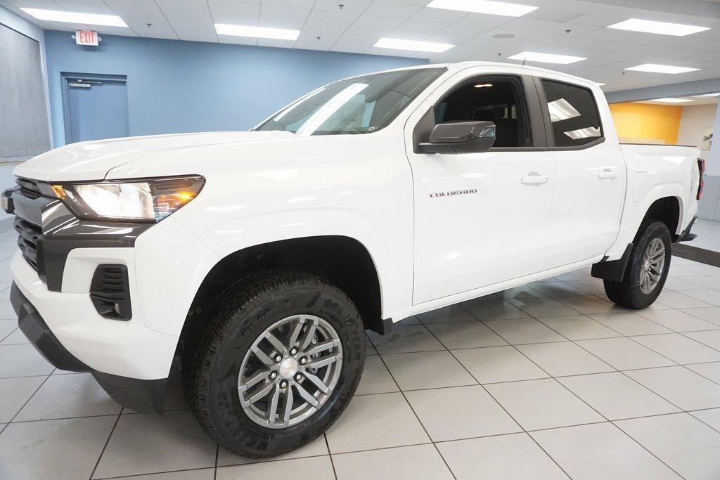 new 2024 Chevrolet Colorado car, priced at $31,995