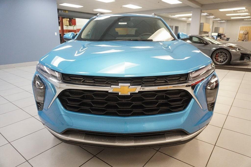 new 2025 Chevrolet Trax car, priced at $23,499