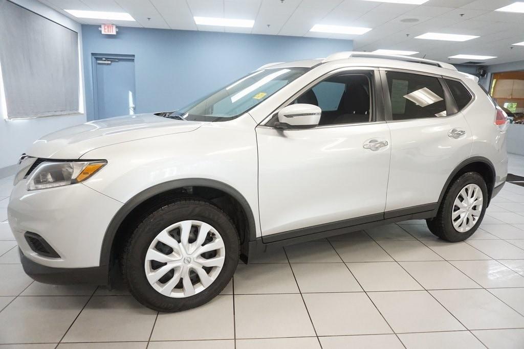 used 2016 Nissan Rogue car, priced at $13,300