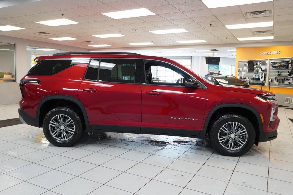 new 2025 Chevrolet Traverse car, priced at $42,999