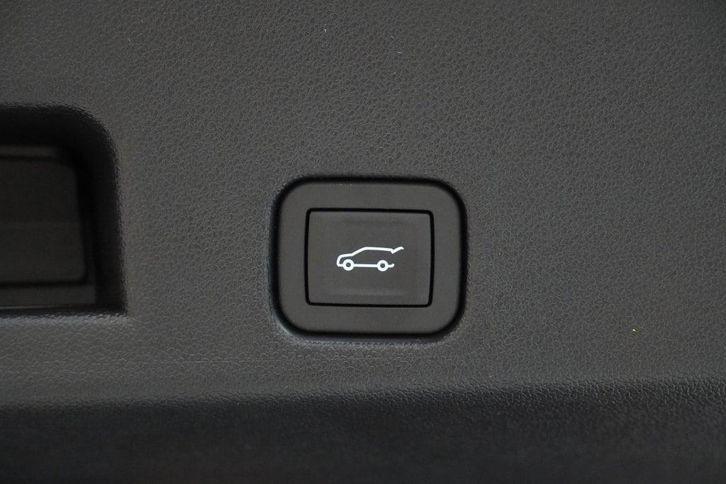 new 2025 Chevrolet Traverse car, priced at $42,999