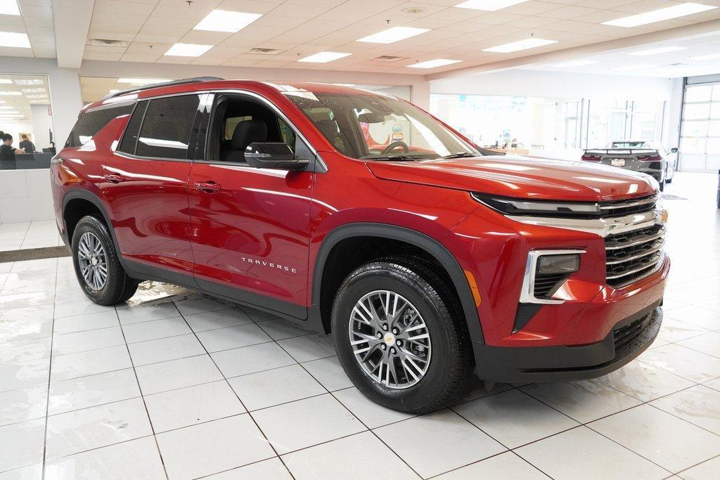 new 2025 Chevrolet Traverse car, priced at $42,999