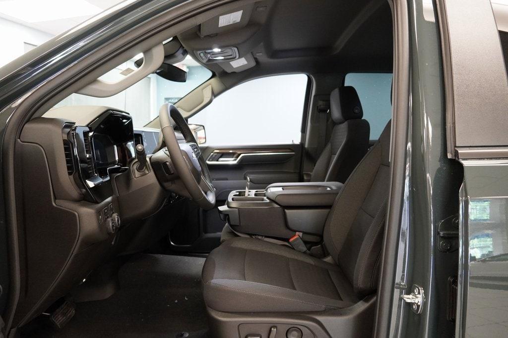 new 2025 Chevrolet Silverado 1500 car, priced at $39,995
