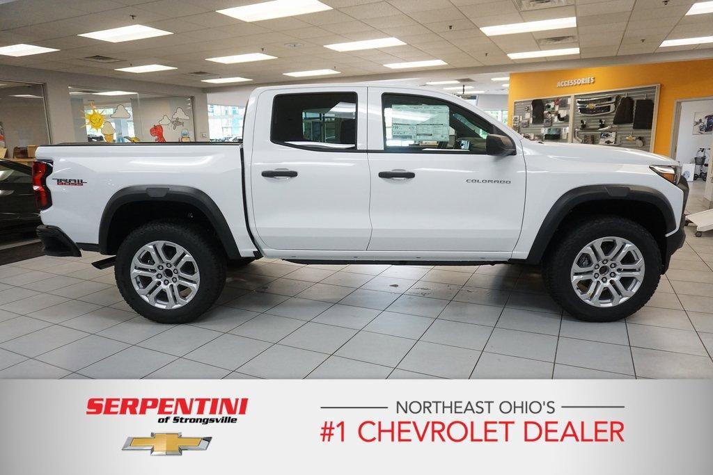 new 2024 Chevrolet Colorado car, priced at $40,995