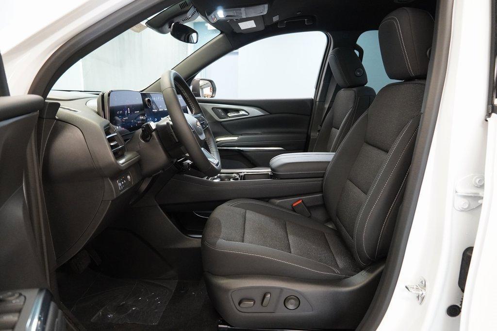 new 2025 Chevrolet Traverse car, priced at $40,159