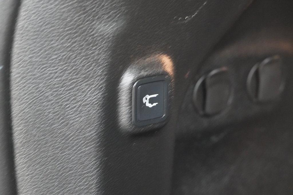 used 2020 Jeep Cherokee car, priced at $14,890