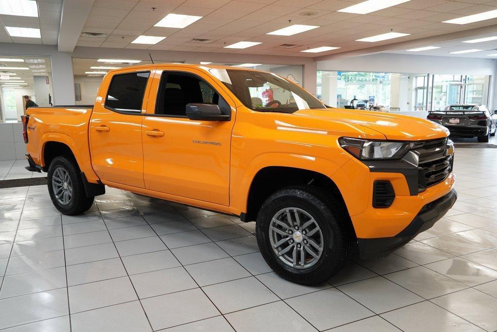 new 2025 Chevrolet Colorado car, priced at $35,995