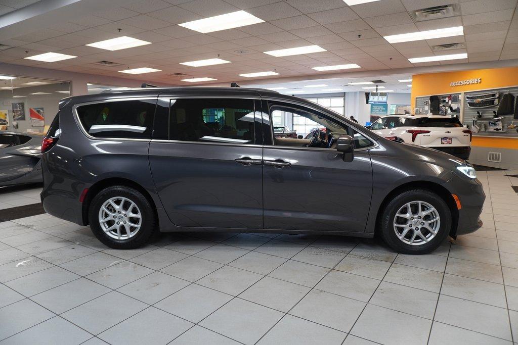 used 2021 Chrysler Pacifica car, priced at $22,353