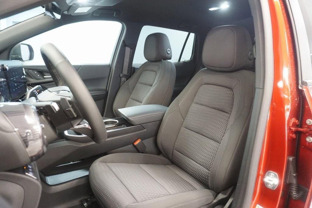 new 2025 Chevrolet Equinox car, priced at $30,995