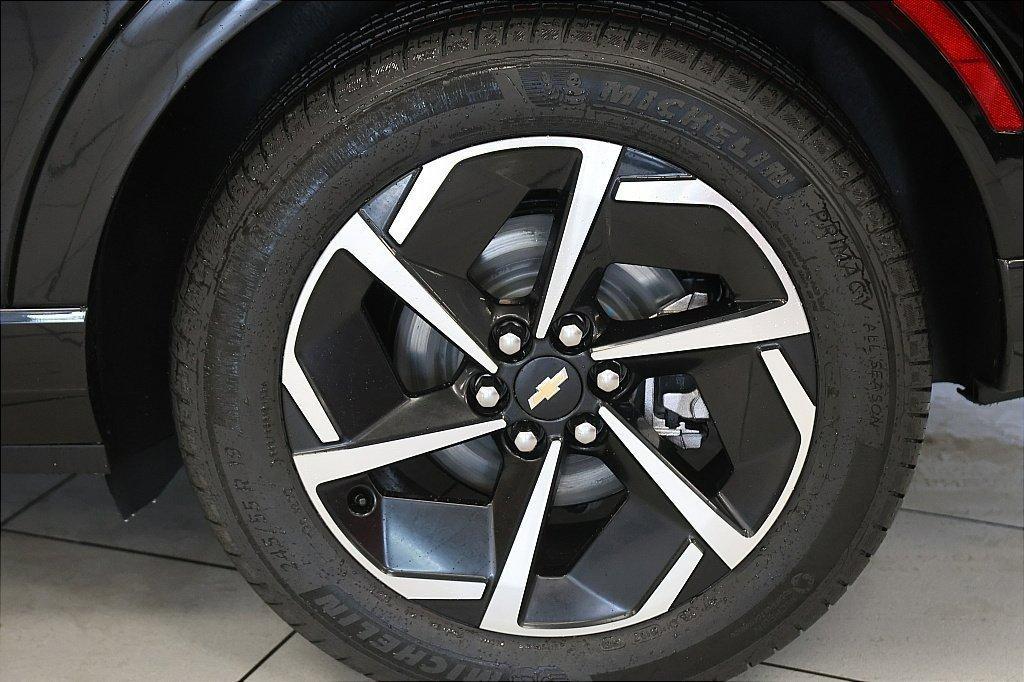 new 2025 Chevrolet Equinox EV car, priced at $33,590