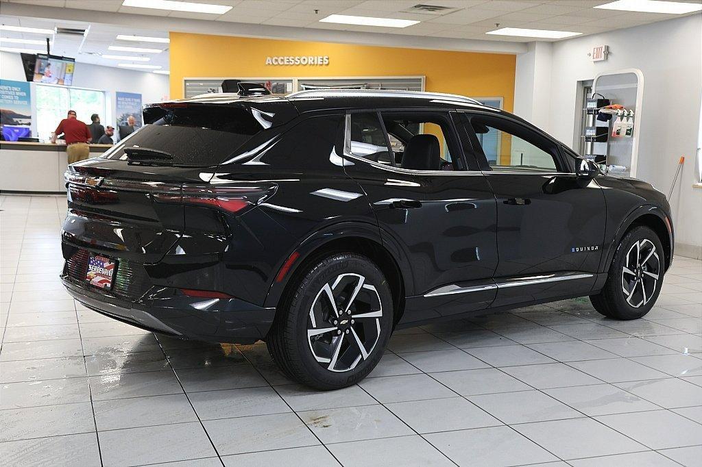 new 2025 Chevrolet Equinox EV car, priced at $33,590