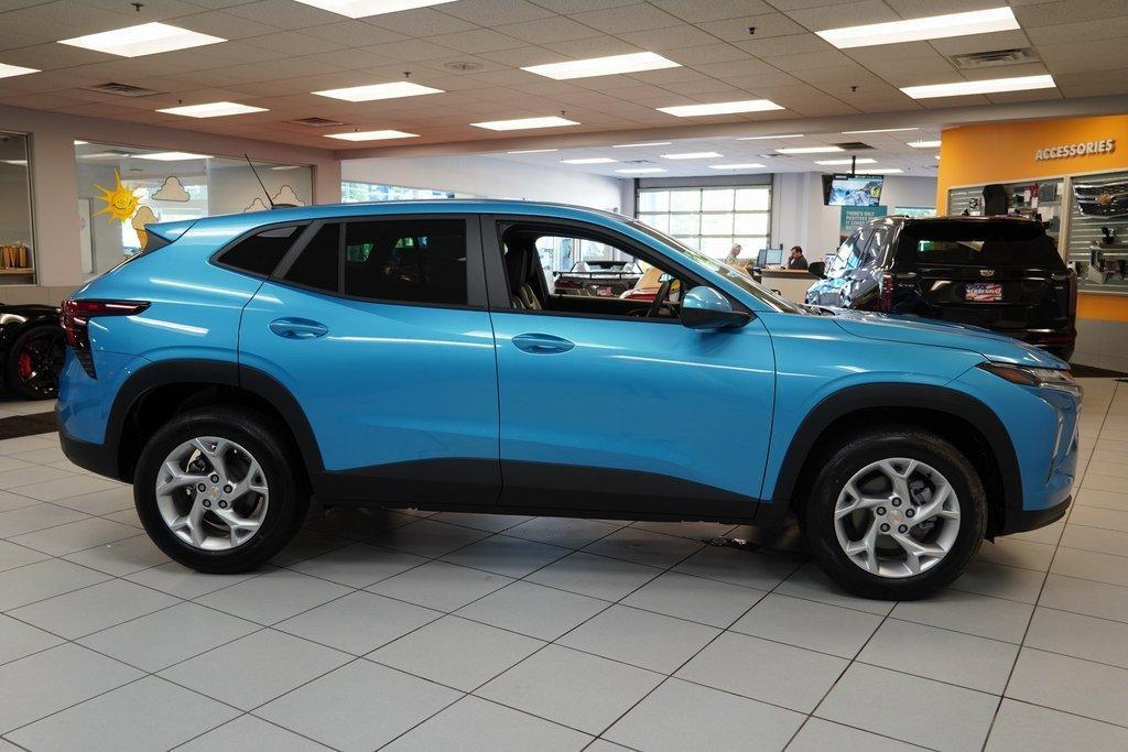 new 2025 Chevrolet Trax car, priced at $21,881