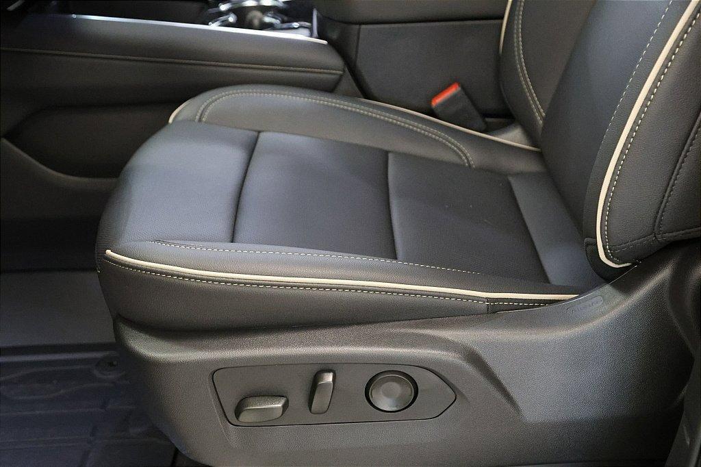 new 2025 Chevrolet Suburban car, priced at $82,499