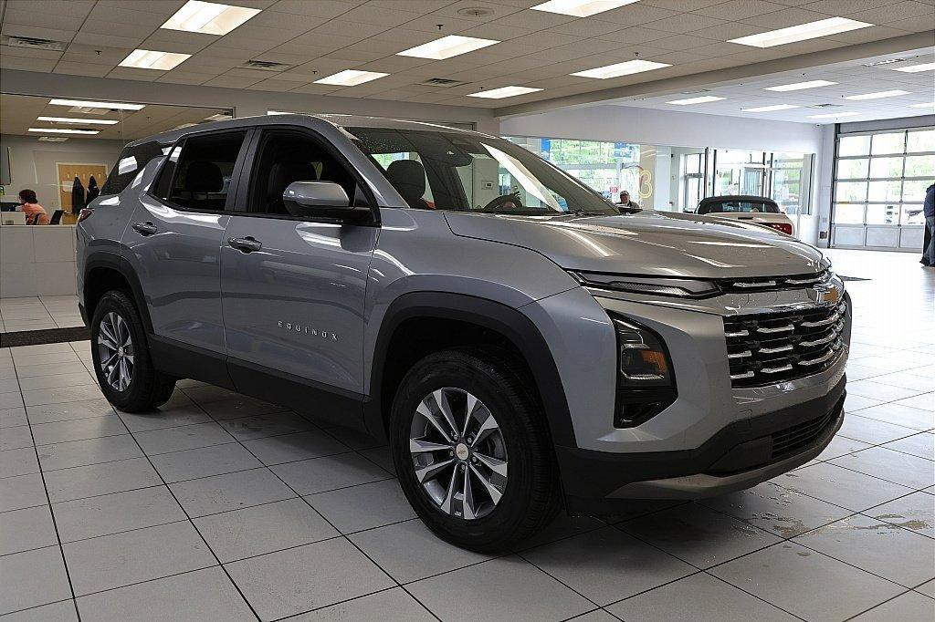 new 2026 Chevrolet Equinox car, priced at $31,395