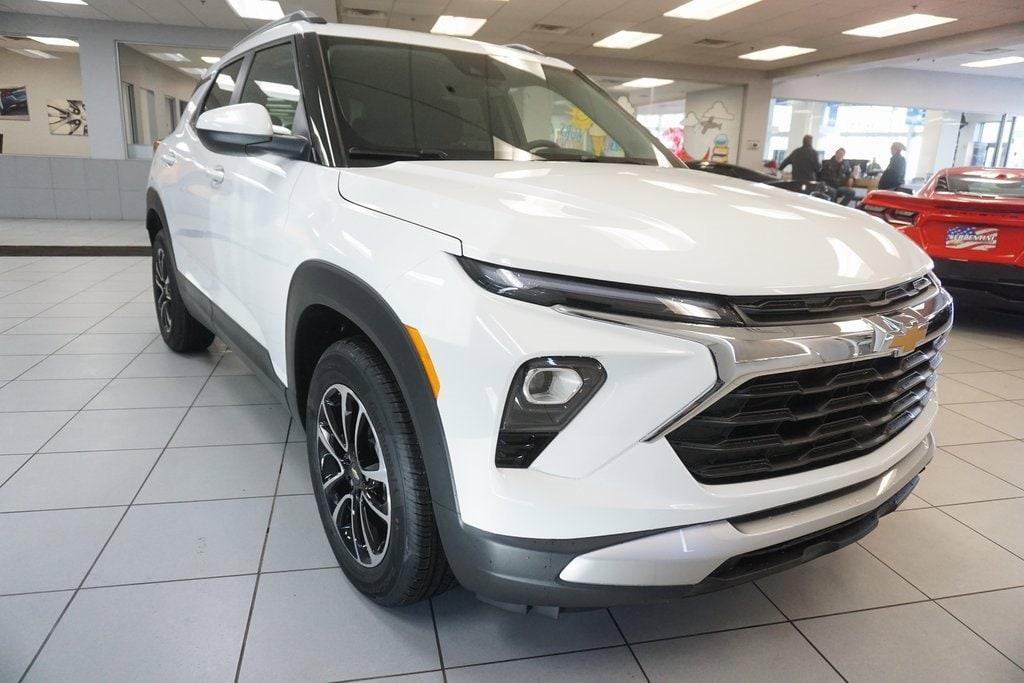 new 2025 Chevrolet TrailBlazer car, priced at $25,059