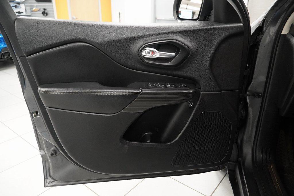 used 2015 Jeep Cherokee car, priced at $9,979