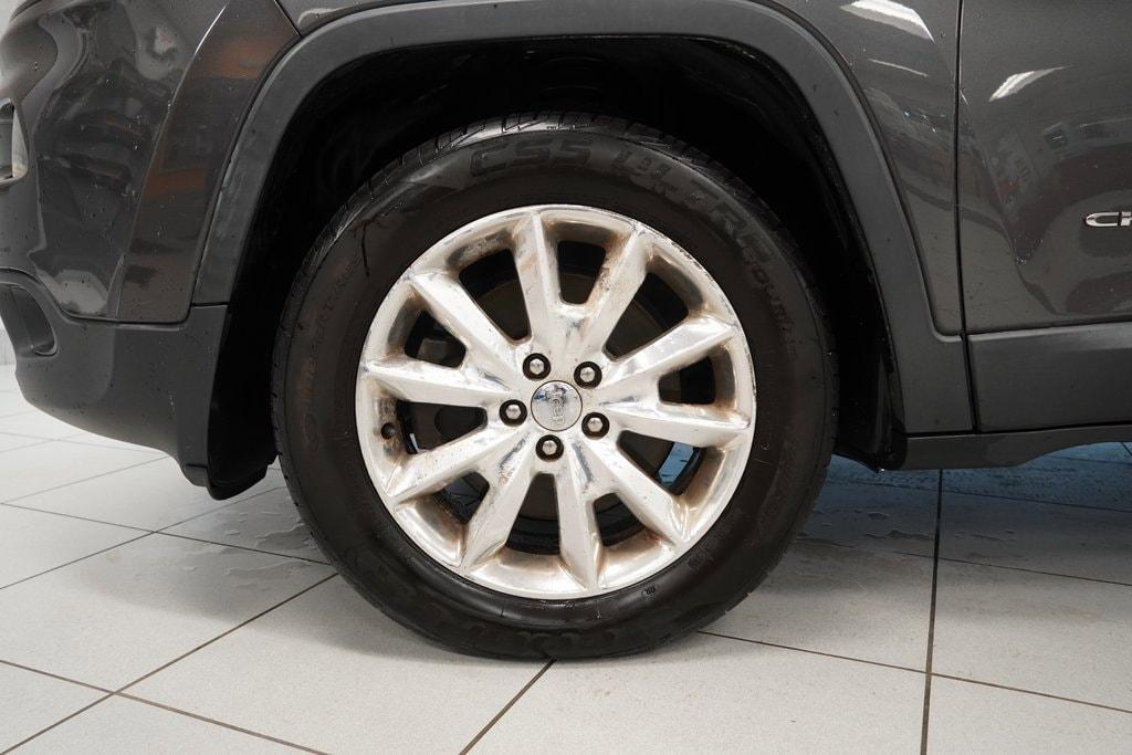 used 2015 Jeep Cherokee car, priced at $9,979