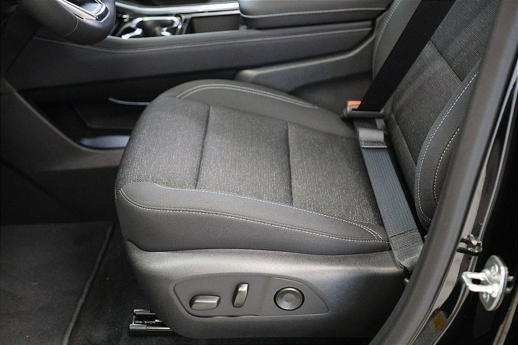 new 2025 Chevrolet Traverse car, priced at $45,544