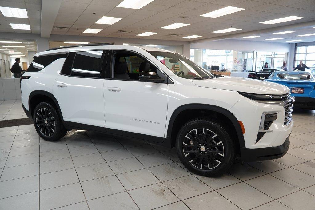 new 2026 Chevrolet Traverse car, priced at $43,539