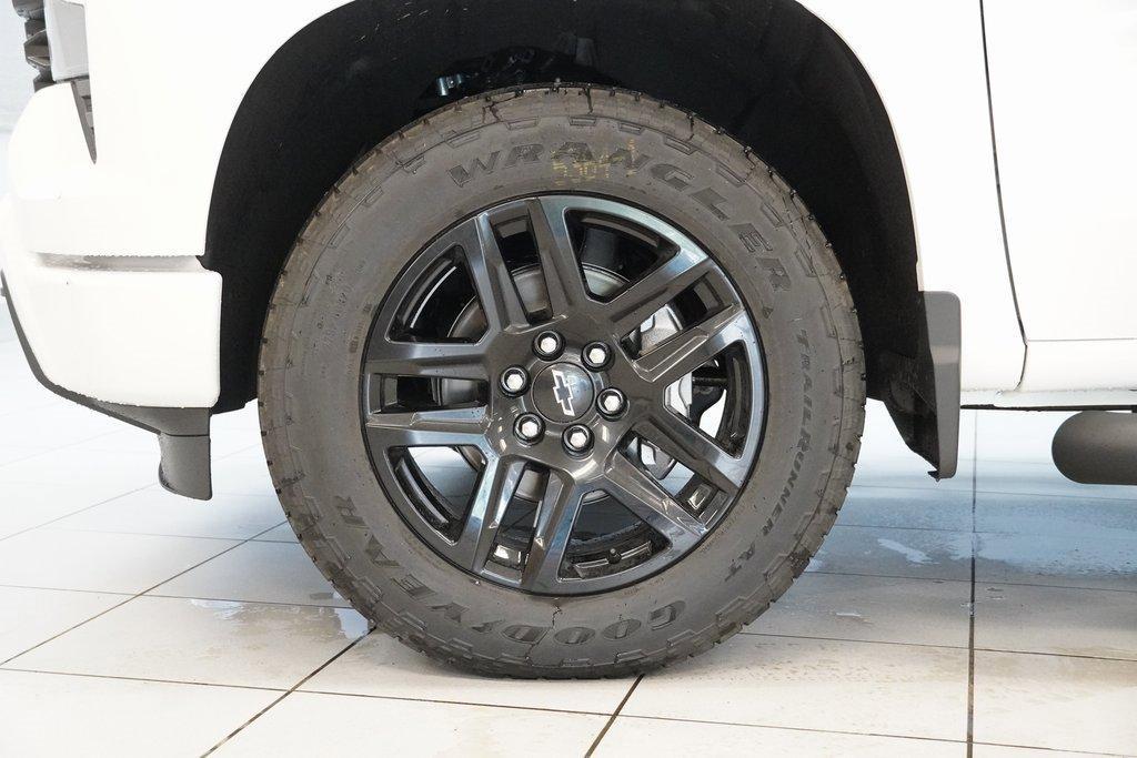 new 2025 Chevrolet Silverado 1500 car, priced at $40,245