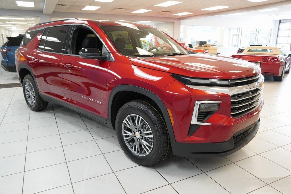new 2025 Chevrolet Traverse car, priced at $43,499