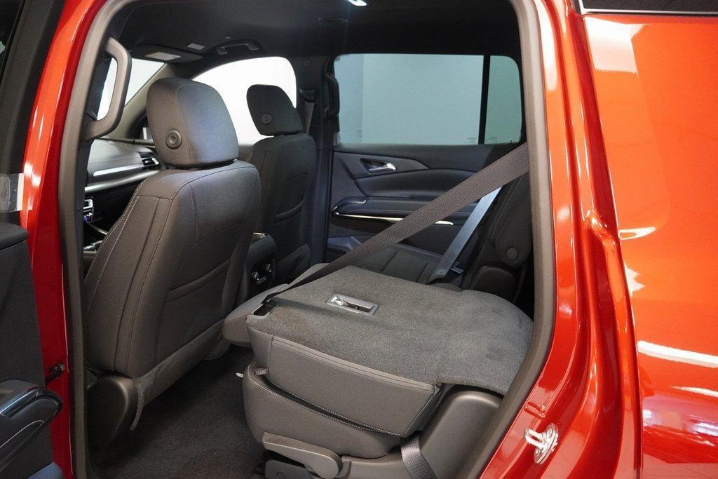 new 2025 Chevrolet Traverse car, priced at $43,499