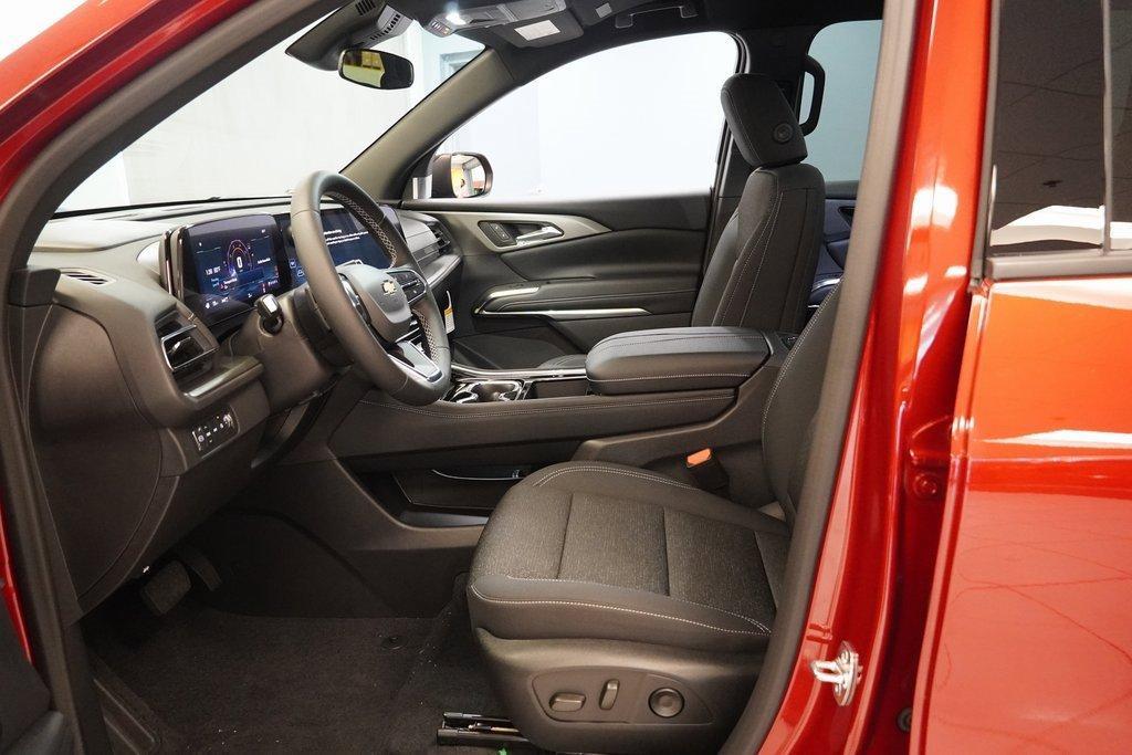 new 2025 Chevrolet Traverse car, priced at $43,499