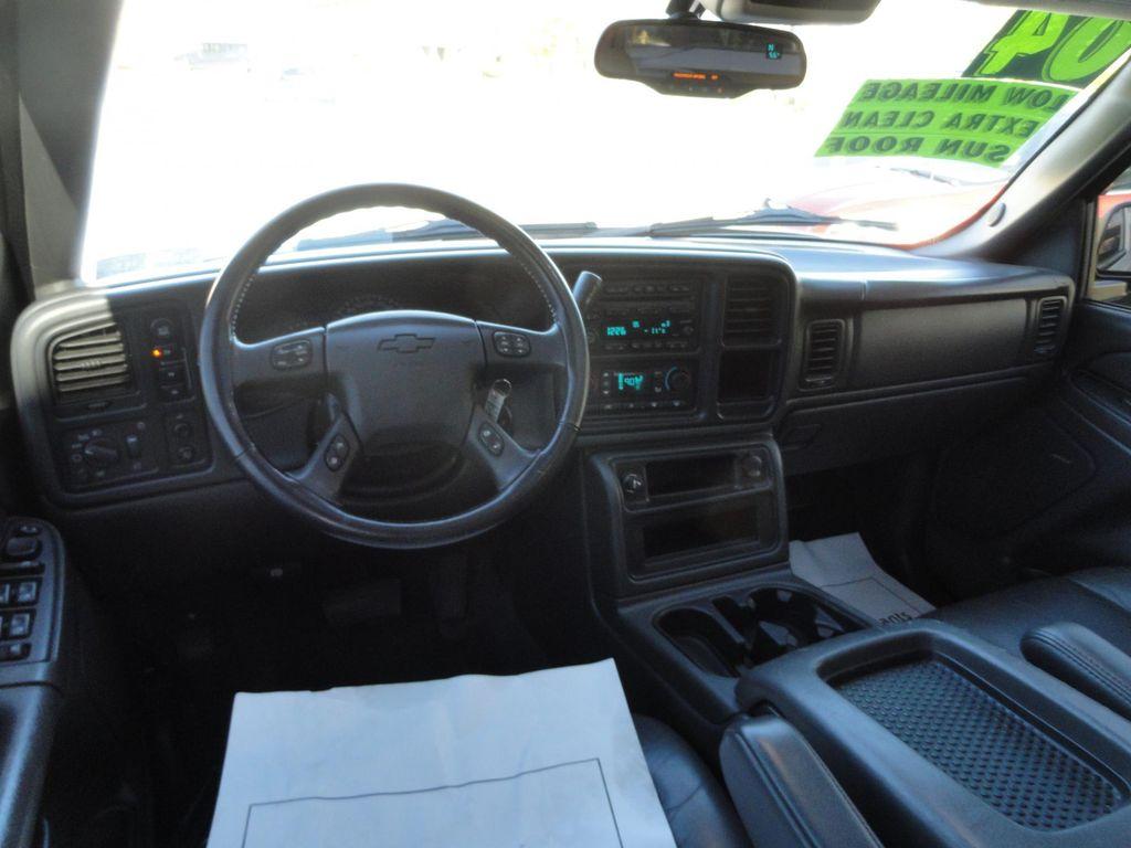 used 2004 Chevrolet Avalanche car, priced at $12,995