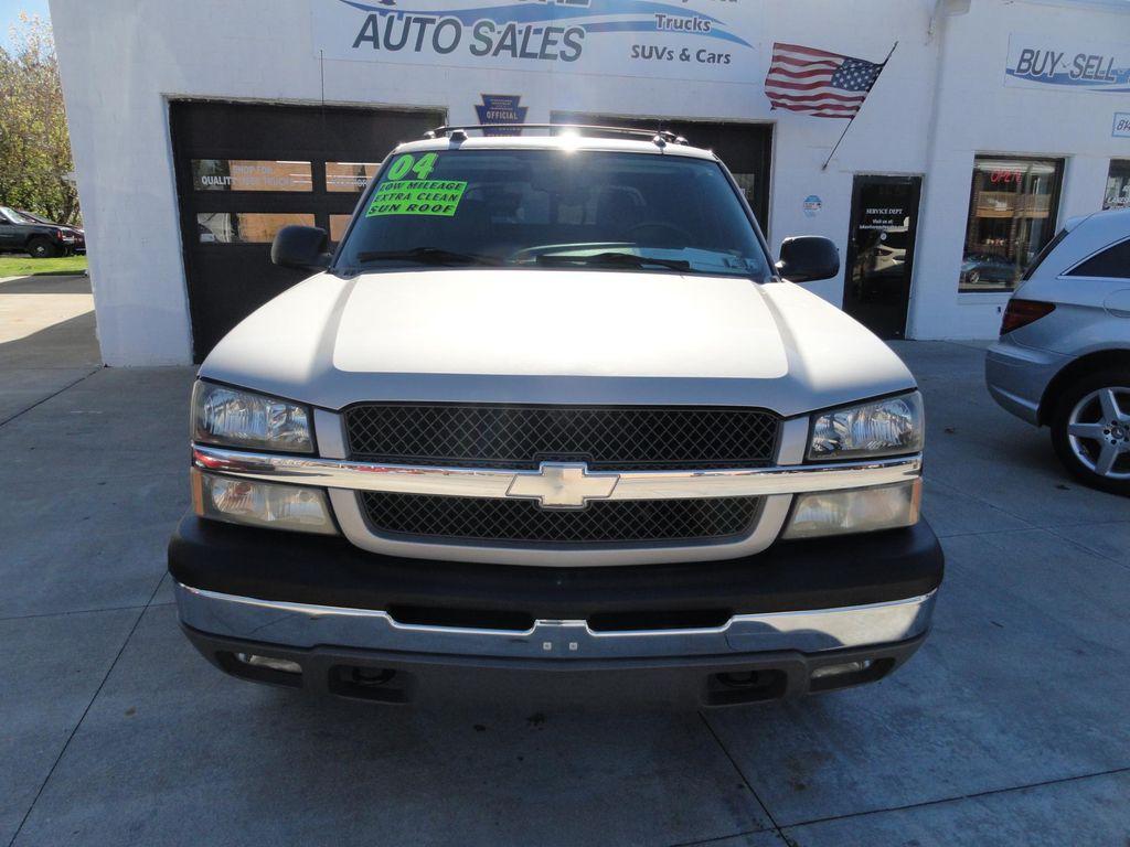 used 2004 Chevrolet Avalanche car, priced at $12,995