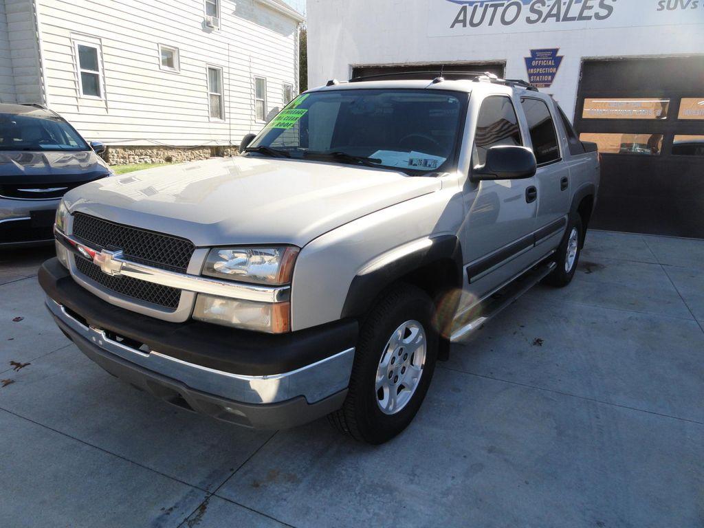 used 2004 Chevrolet Avalanche car, priced at $12,995