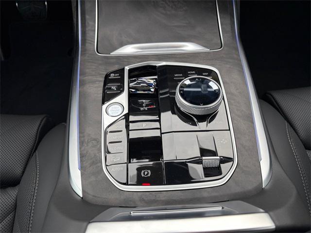 new 2026 BMW X7 car, priced at $102,175