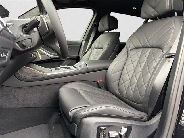 new 2026 BMW X7 car, priced at $102,175