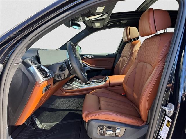 new 2026 BMW X7 car, priced at $128,005
