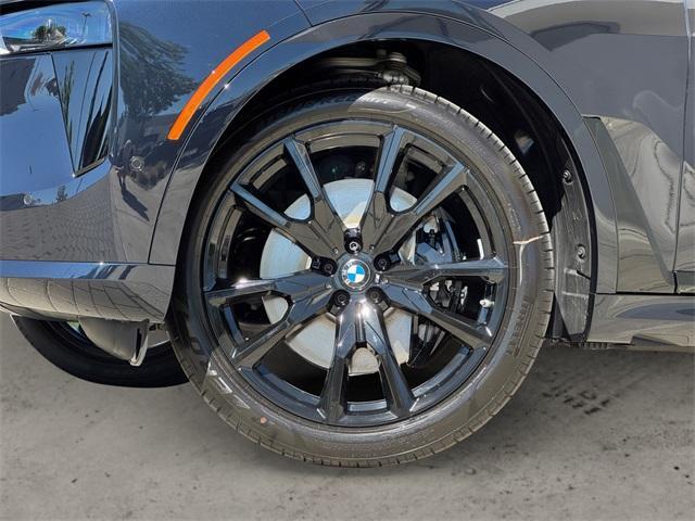 new 2026 BMW X7 car, priced at $128,005