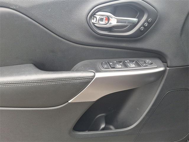 used 2019 Jeep Cherokee car, priced at $21,650