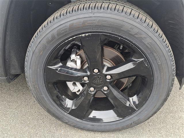 used 2024 Jeep Grand Cherokee car, priced at $39,569