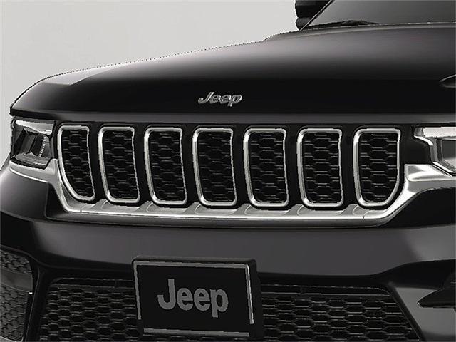 new 2025 Jeep Grand Cherokee car, priced at $44,595