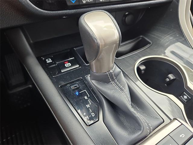 used 2022 Lexus RX 350L car, priced at $39,000