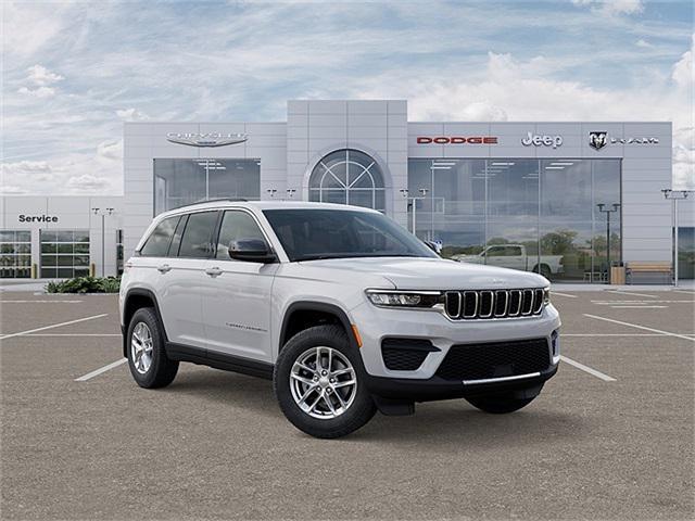 new 2025 Jeep Grand Cherokee car, priced at $44,000