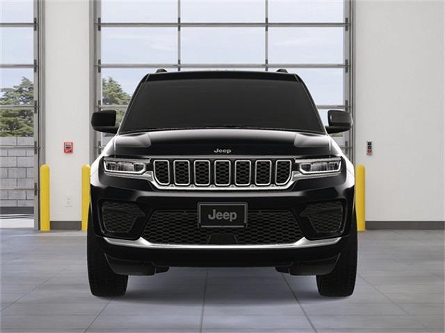 new 2025 Jeep Grand Cherokee car, priced at $45,645