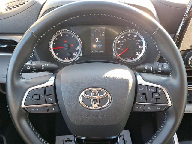 used 2021 Toyota Highlander car, priced at $29,495