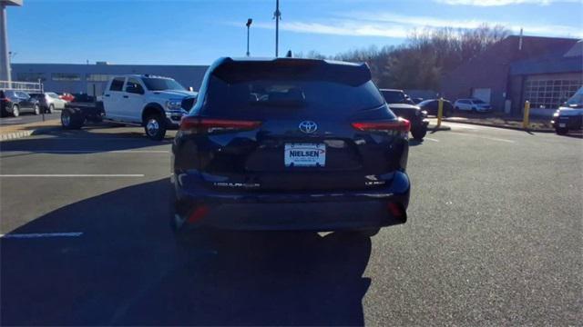 used 2021 Toyota Highlander car, priced at $29,495