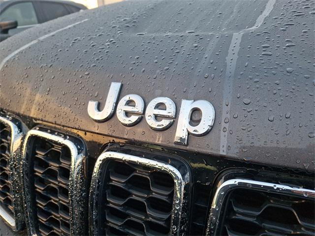 used 2021 Jeep Grand Cherokee car, priced at $25,900