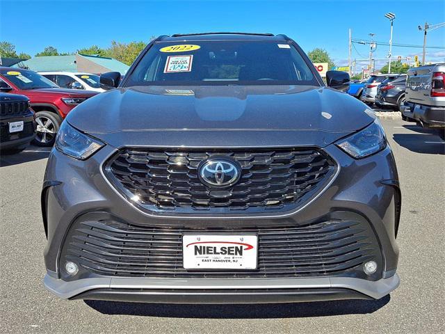 used 2022 Toyota Highlander car, priced at $38,460