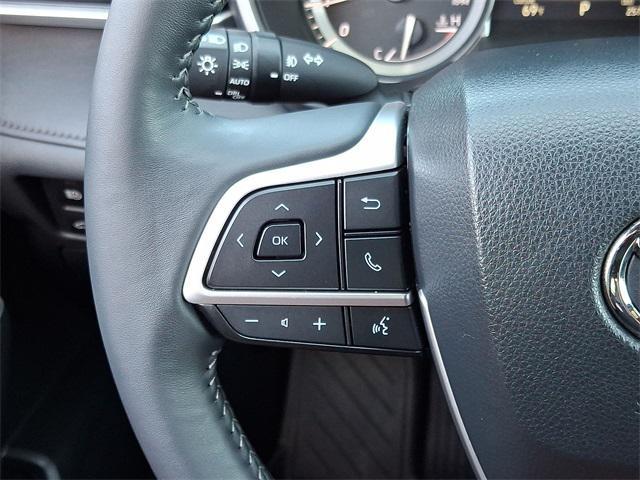 used 2022 Toyota Highlander car, priced at $38,460